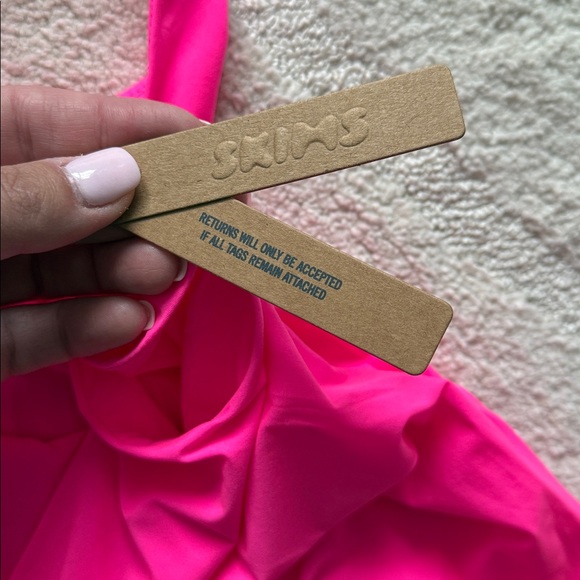 NEW- Skims Fits Everybody Square Neck Bodysuit in Neon Pink 4X - Picture 9 of 10